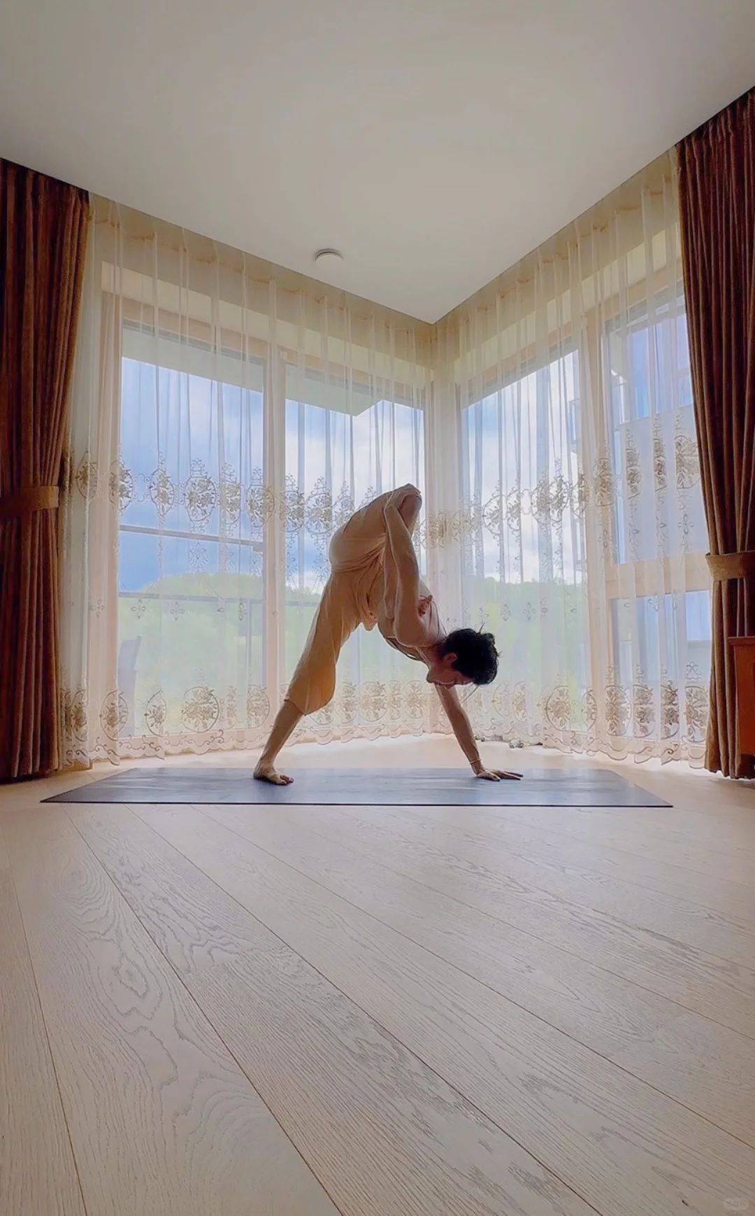 一条裤子，能穿出瑜伽的呼吸感🌿｜来自尼泊尔