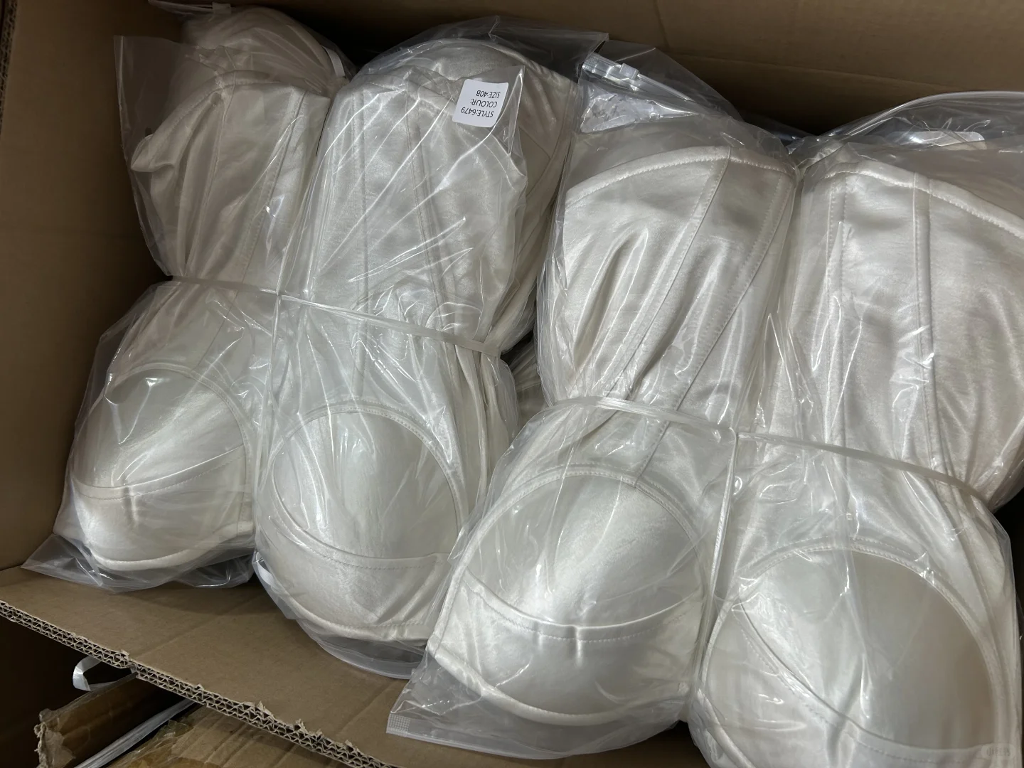 广州｜深耕20年的鱼骨胸衣工厂