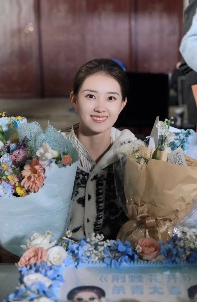 郭宇欣｜📷荆棘花开杀青look 已上线～🎉