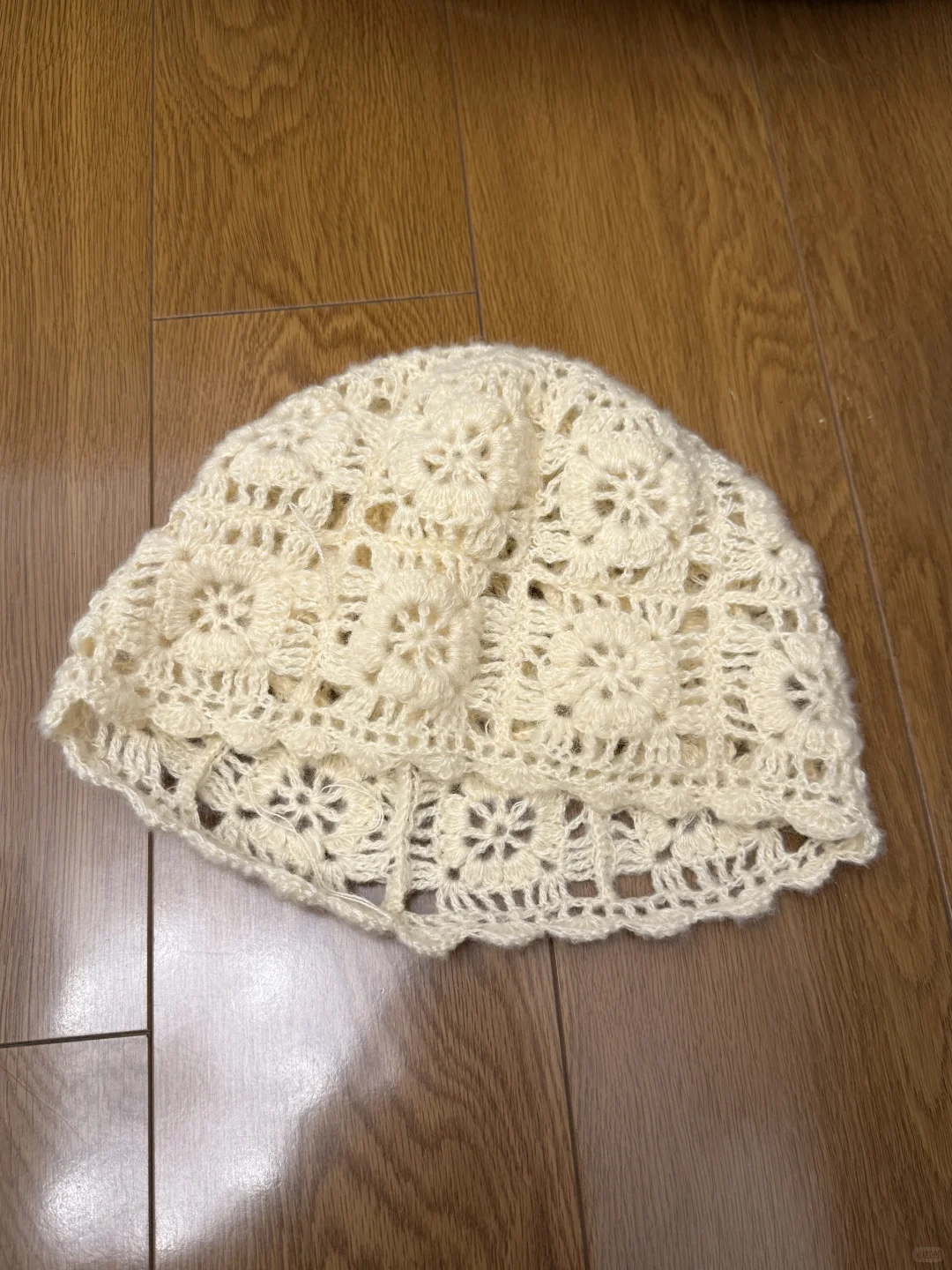 钩针蕾丝帽大功告成