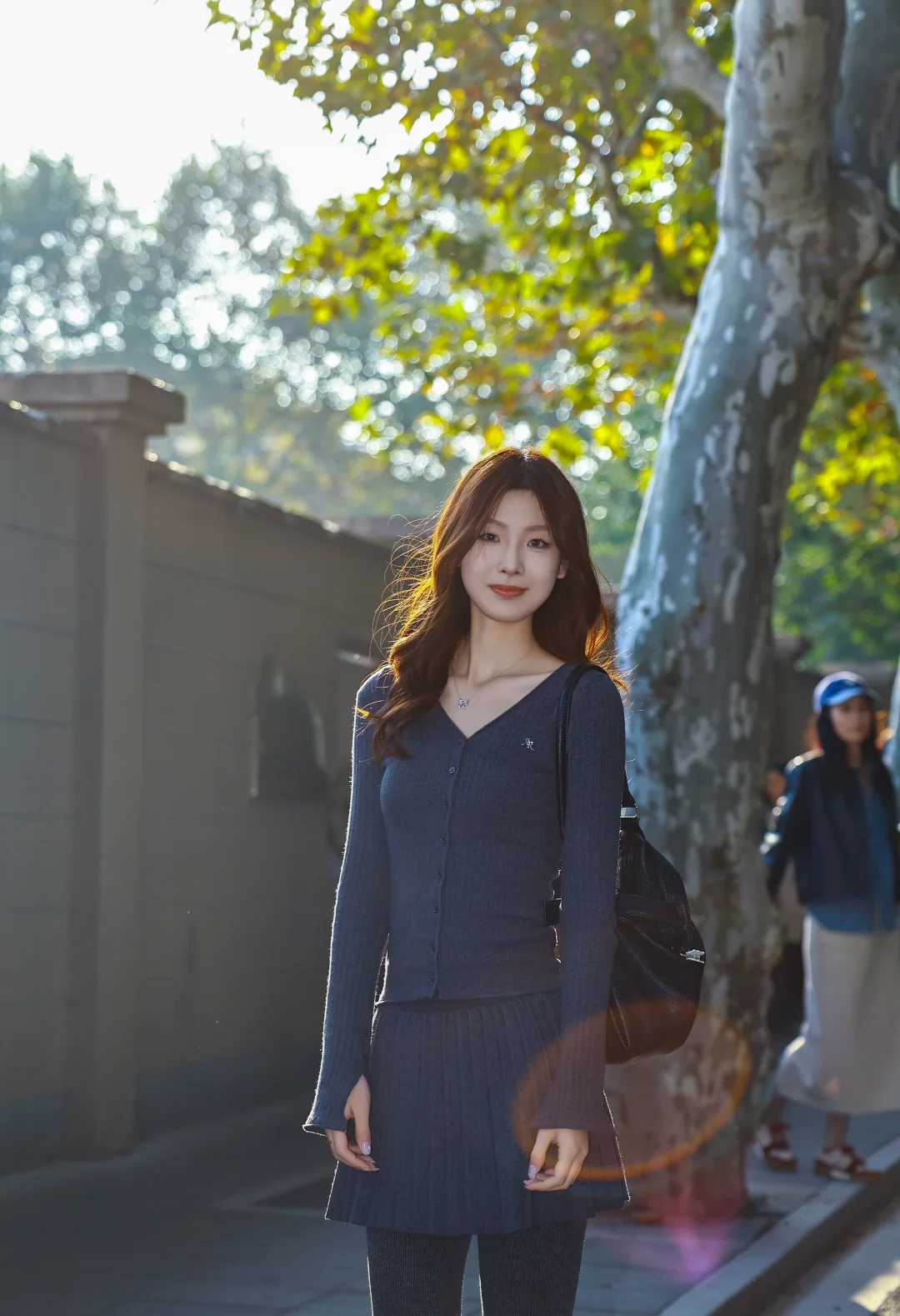 街边掠影，自然甜美的灵动少女~