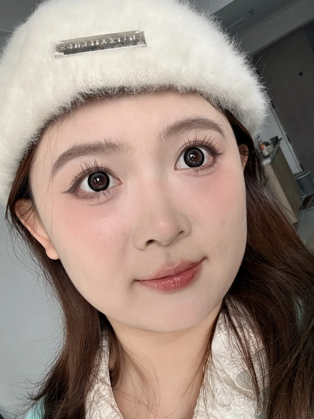 当方圆脸学会放大五官的量感，你就会发现…