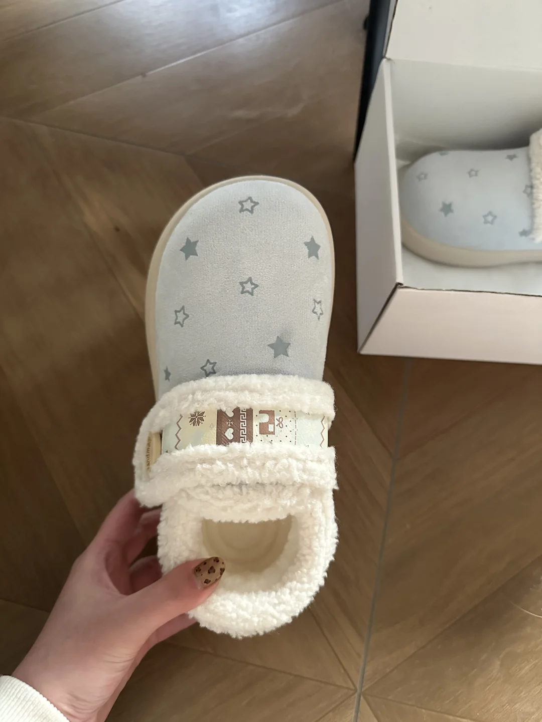 新鲜出炉的费尔岛🐰蓝色小面包棉鞋～～