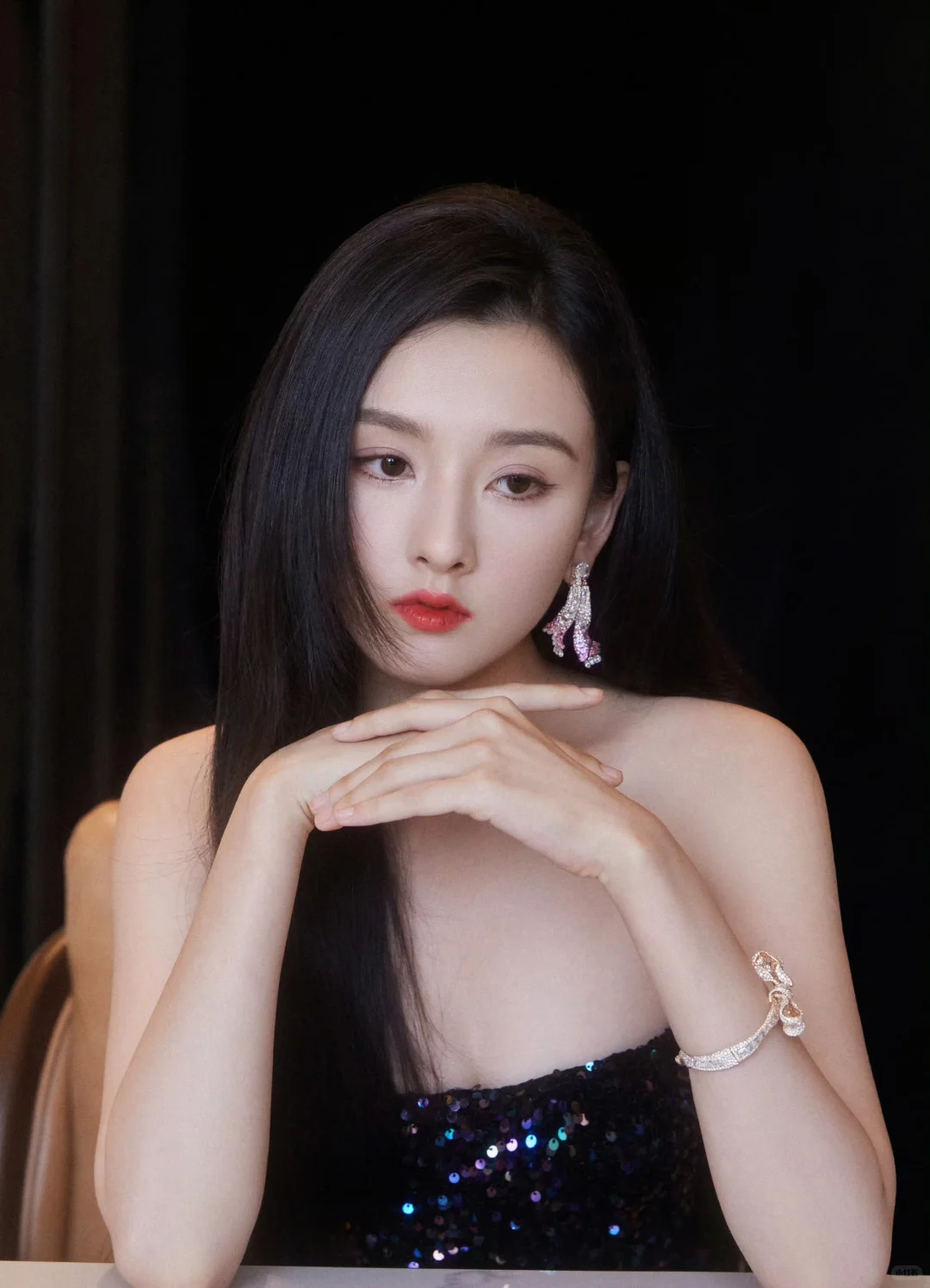 宋祖儿🩷性感华服