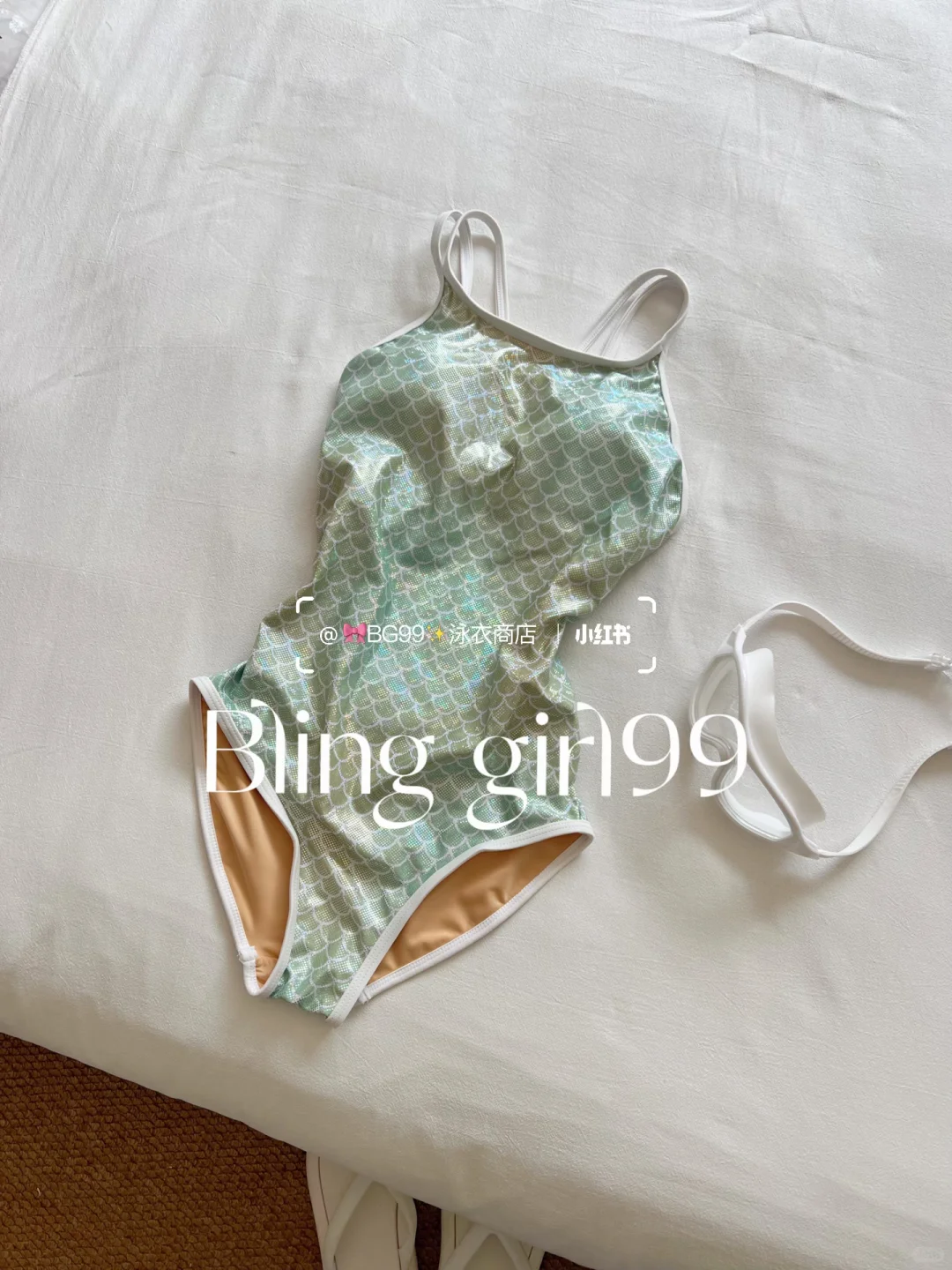 这闪钻鱼鳞纹也太绝了，在光线下blingbling