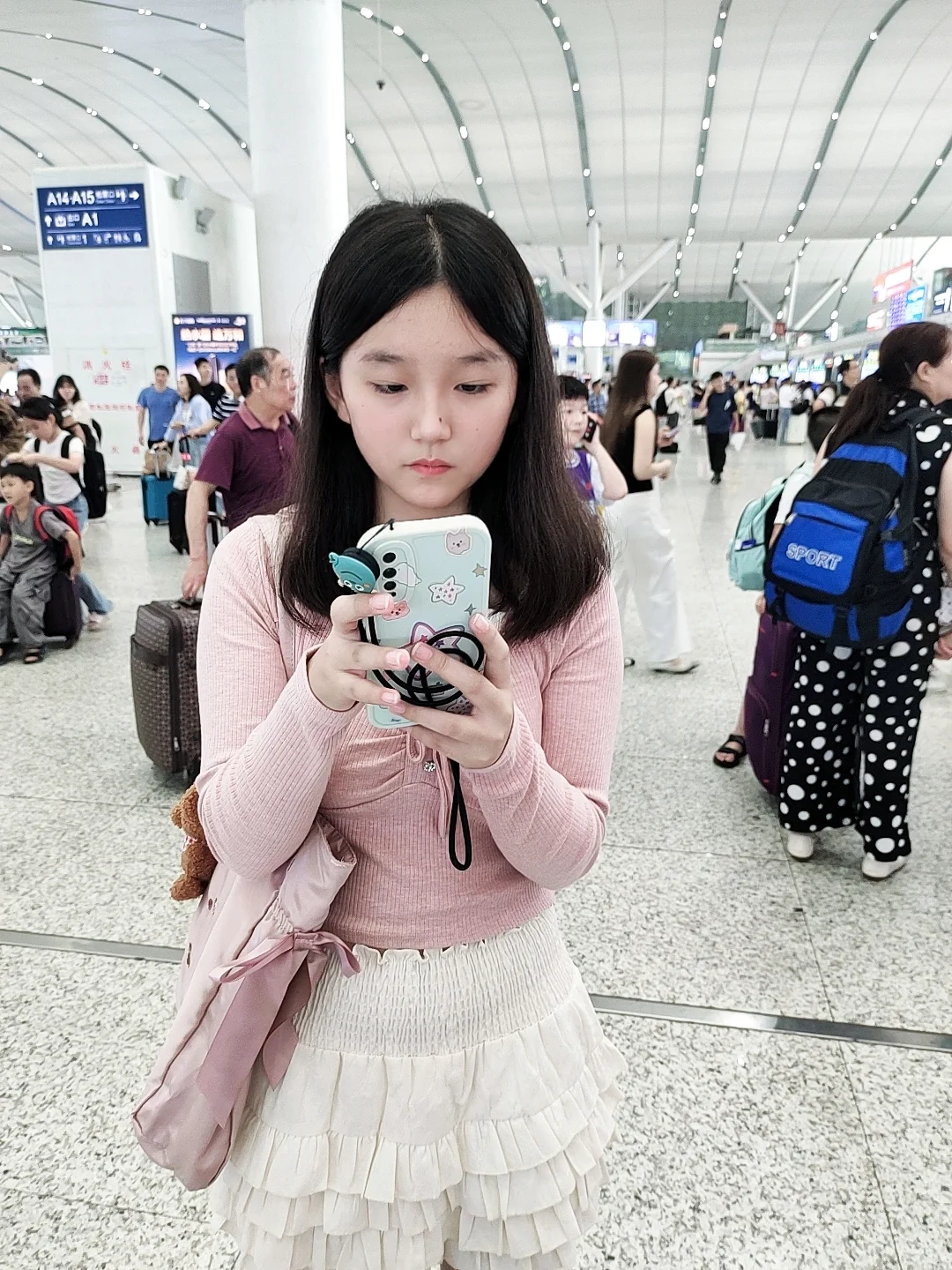 女孩子脸长这么秀气真的很好看