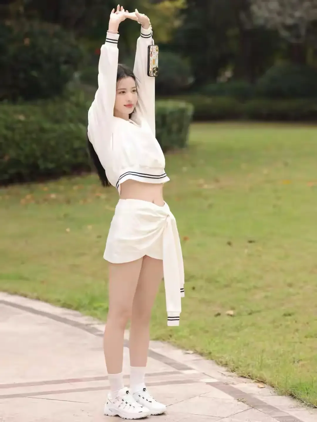 神仙姐姐王楚然不同风格穿搭真是女人味十足