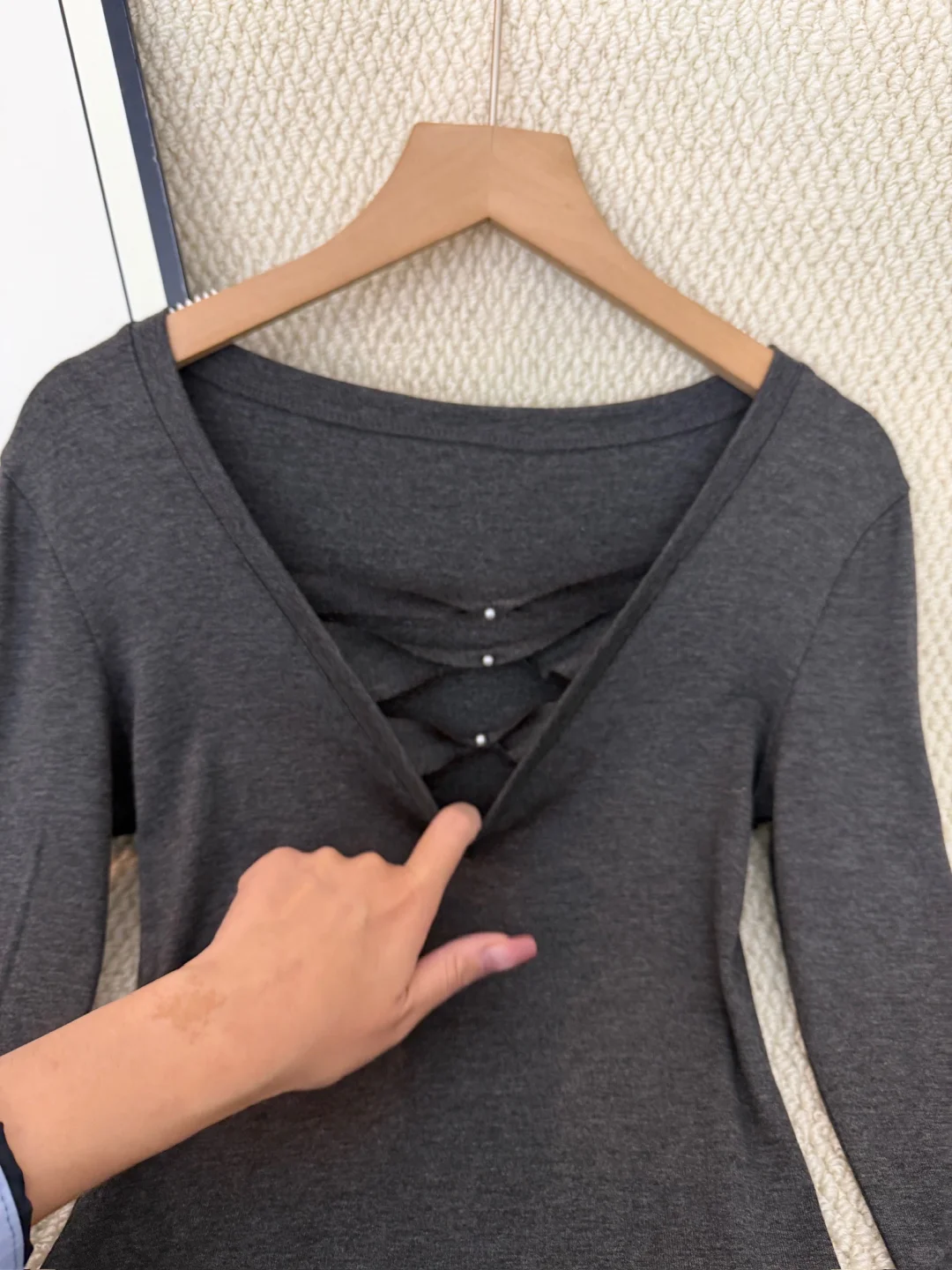 脱下外套依旧美的很权威!又欲又魅沙疯了!