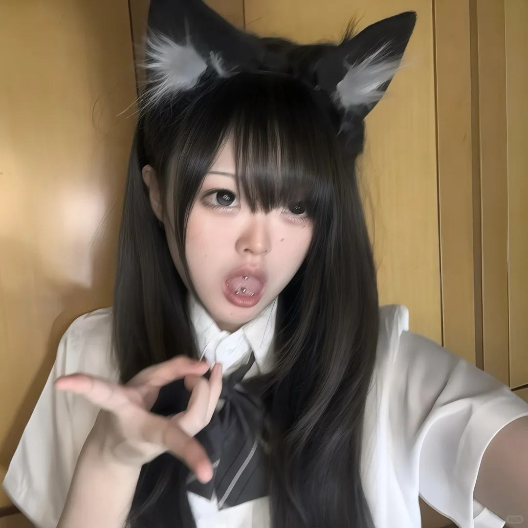 舌头上面三颗钉子惹