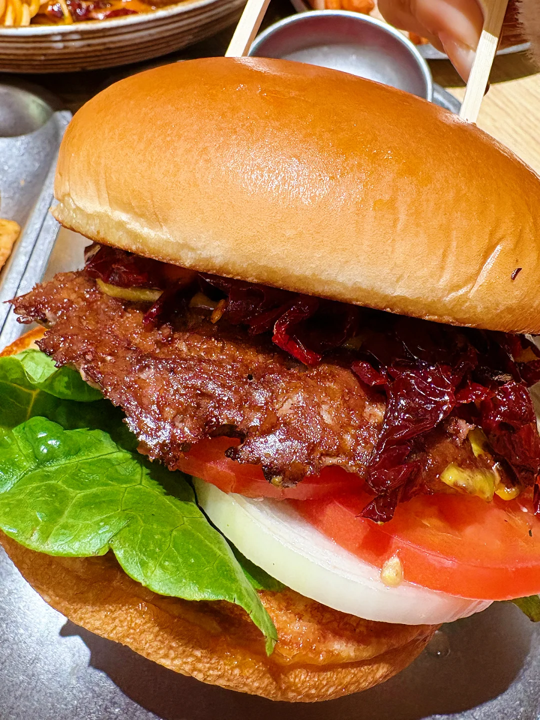 西域烈焰你家辣皮子牛肉堡...是来报恩的吧！