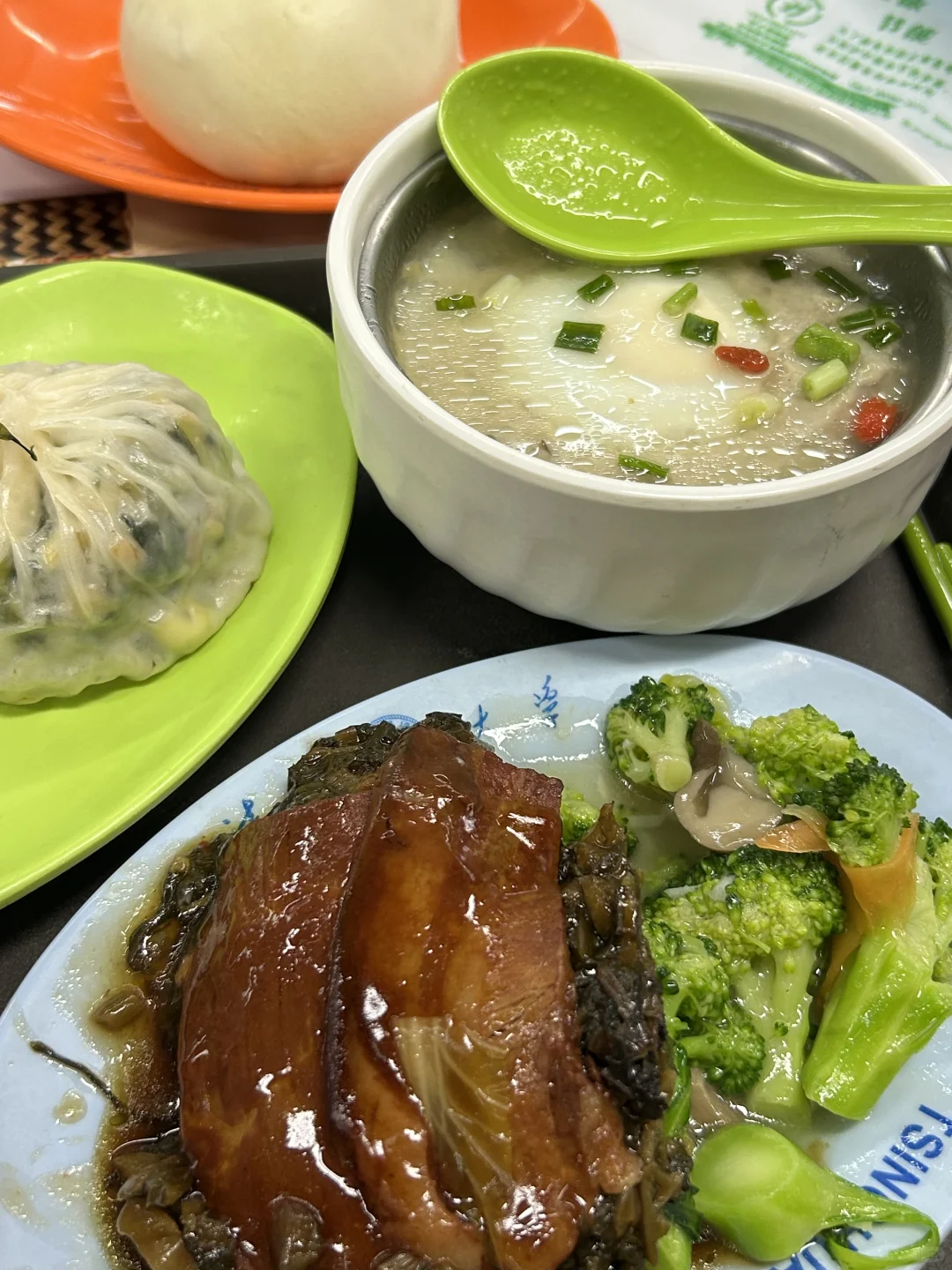 你有这样的咸蛋黄狮子头进入大学食堂🤤