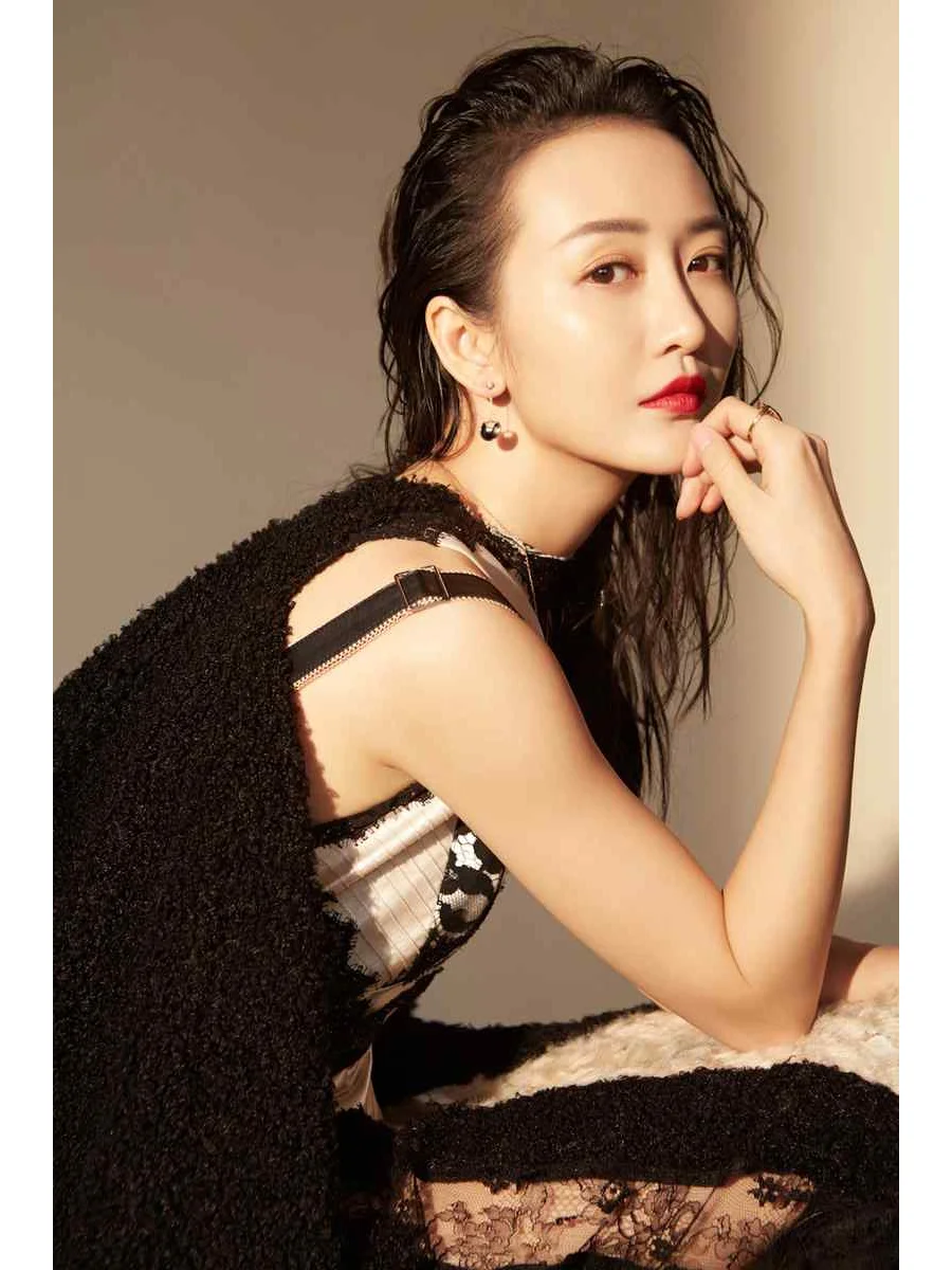 尤物王鸥，美丽迷人，风情万种。