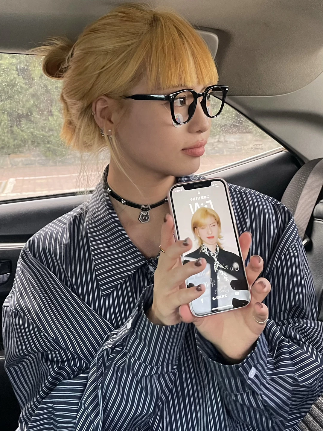 老婆还没醒 偷偷发