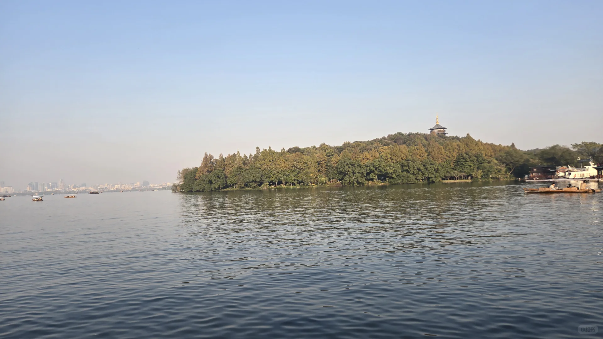 郁郁黄花，无非般若。青青翠竹，尽是法身。