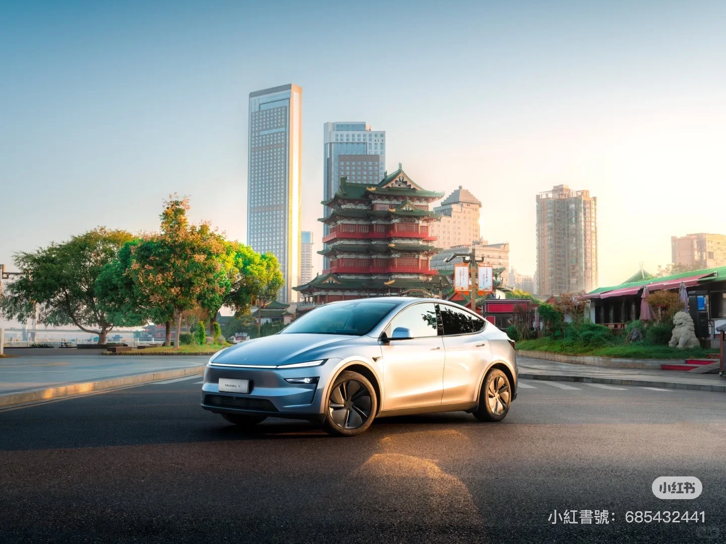 Model Y与滕王阁不期而遇
