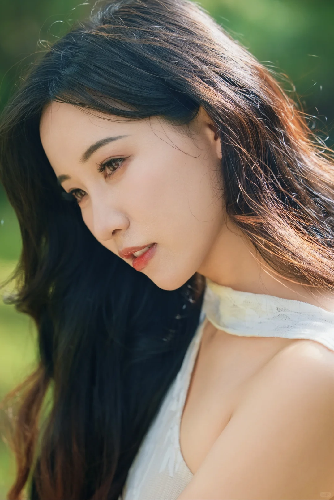 在阳光里长发飘飘的她真的绝了📸