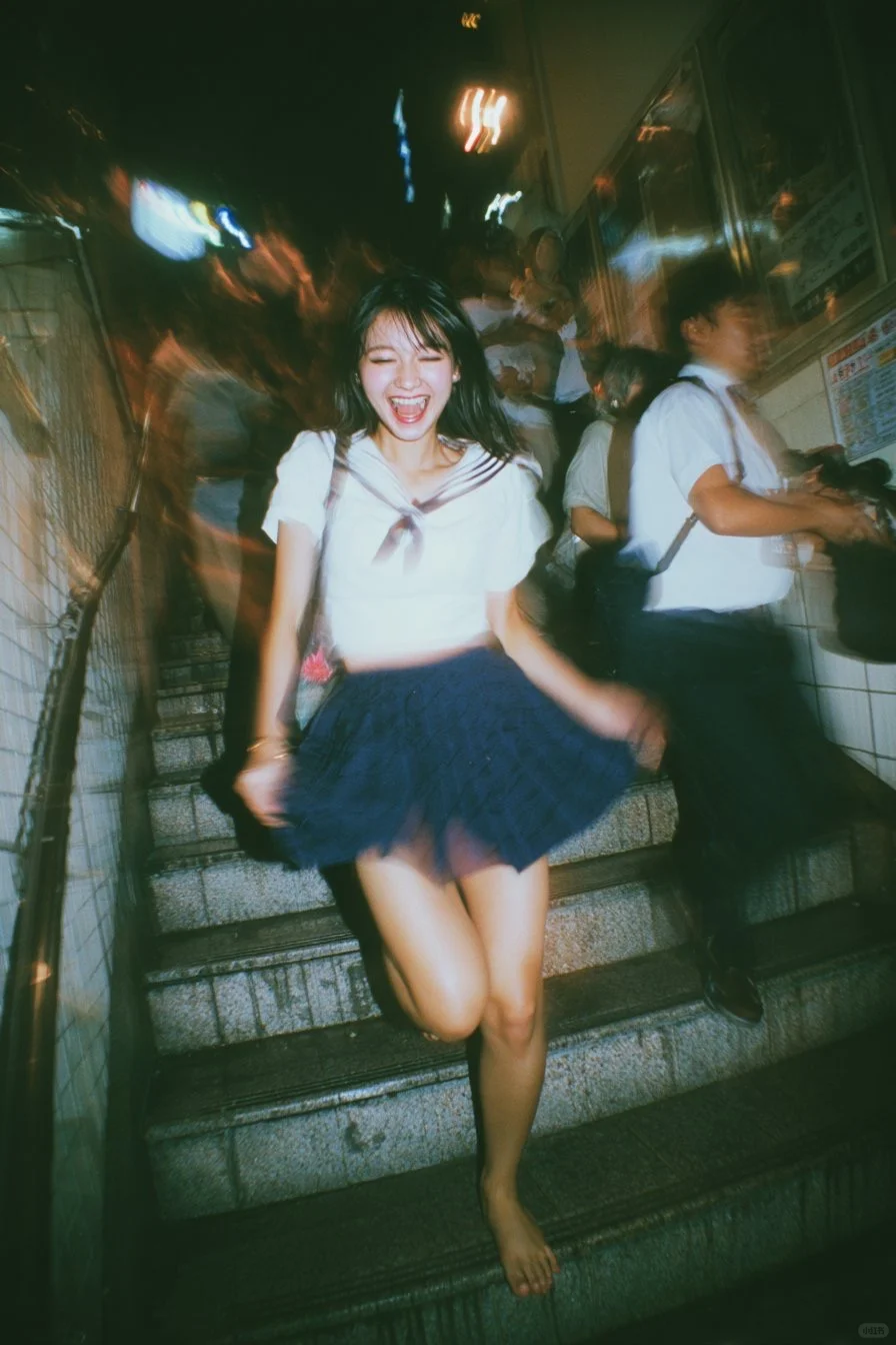 这感觉简直太绝了啊🤩漂亮的不像 AI 生成的