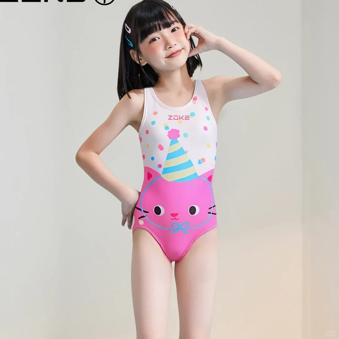 喵呜～泳池里的粉色小甜妹来啦🥰