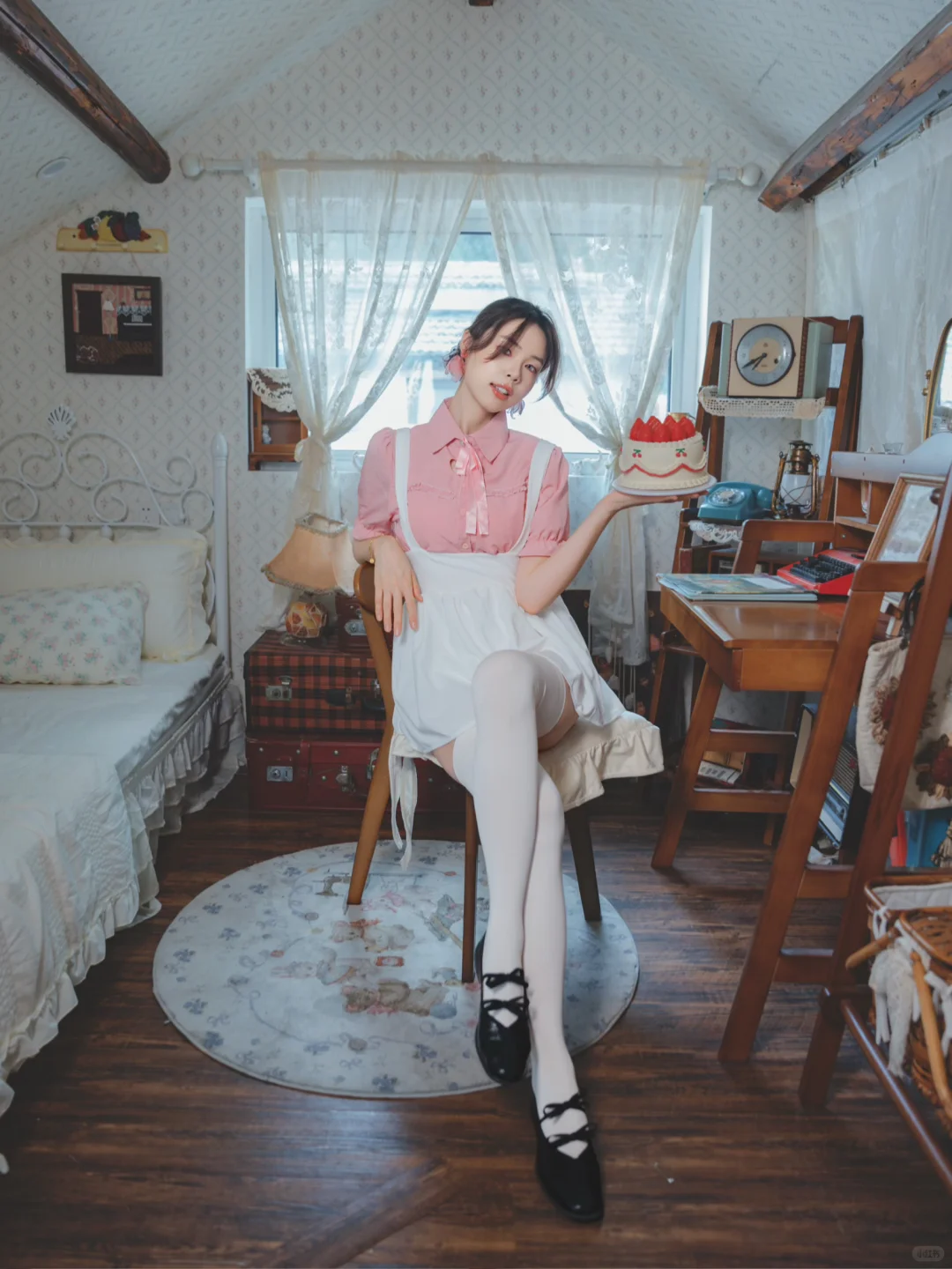 室内人像|可爱的白丝女仆装！