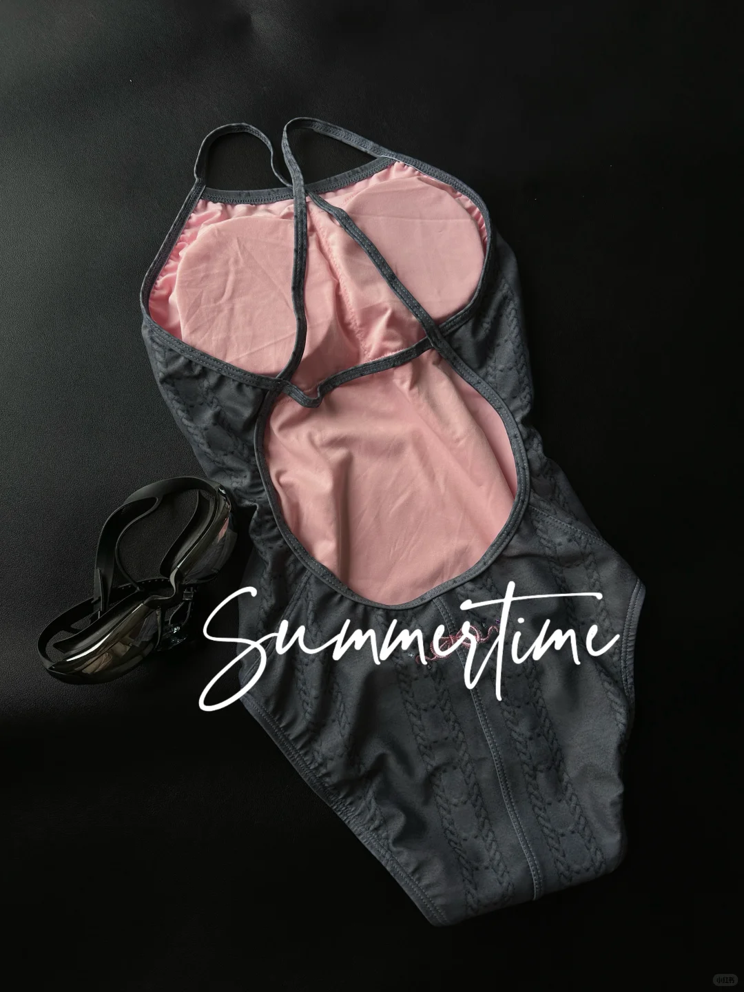 我被这条泳衣吸引啦～～～💗💗💗