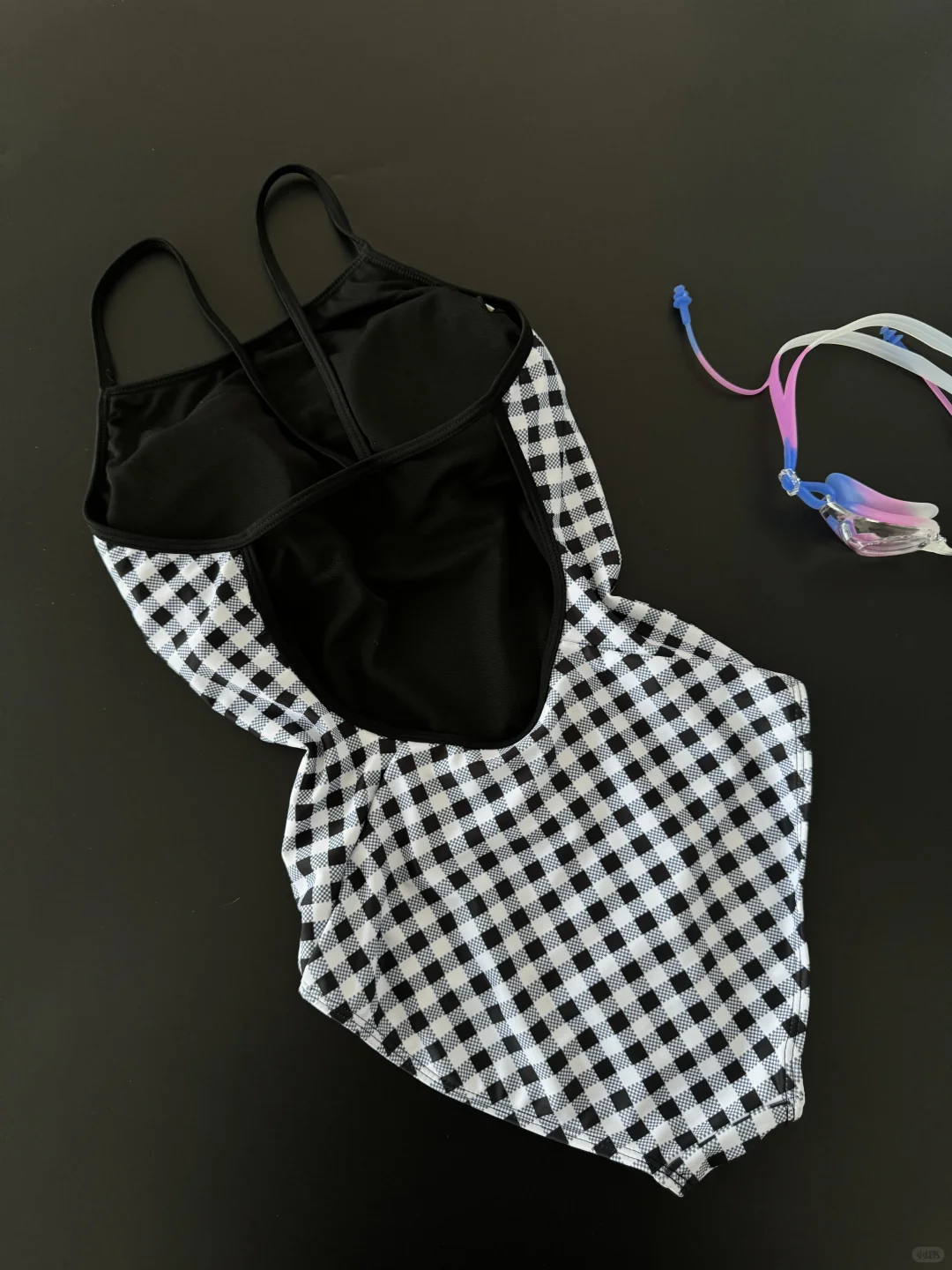 泳衣上新🩱黑白格子真的好显白啊！