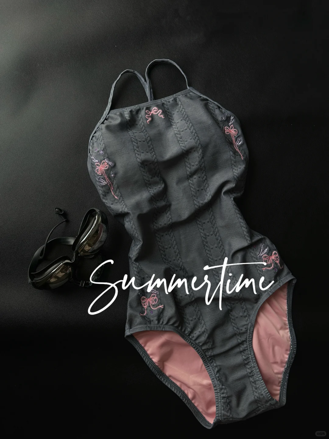 我被这条泳衣吸引啦～～～💗💗💗