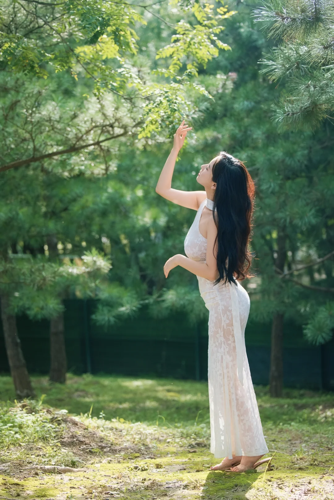 在阳光里长发飘飘的她真的绝了📸