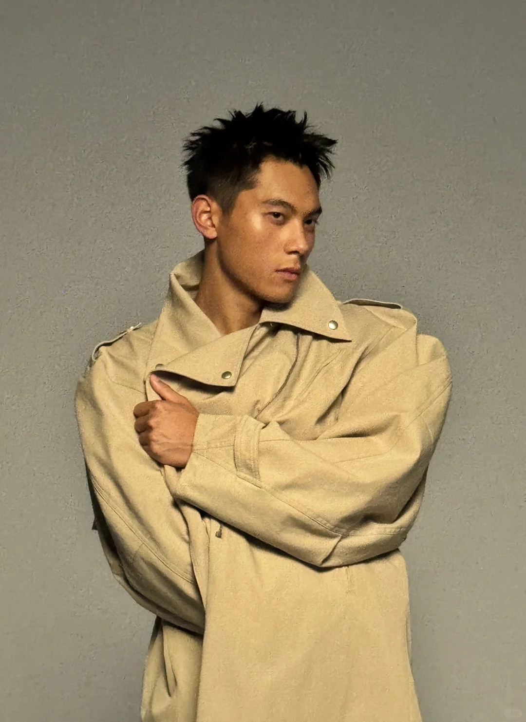 来自风衣革履🧥