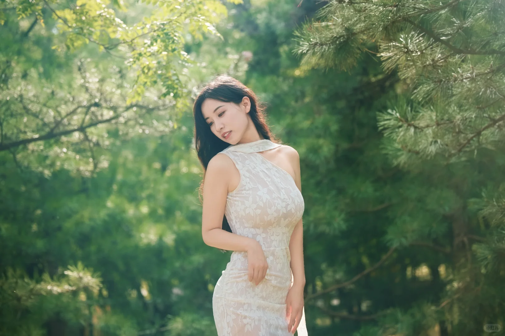 在阳光里长发飘飘的她真的绝了📸