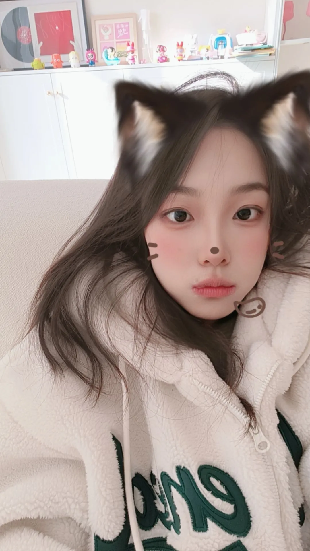 不要一直给别的女人发消息，我也识字，