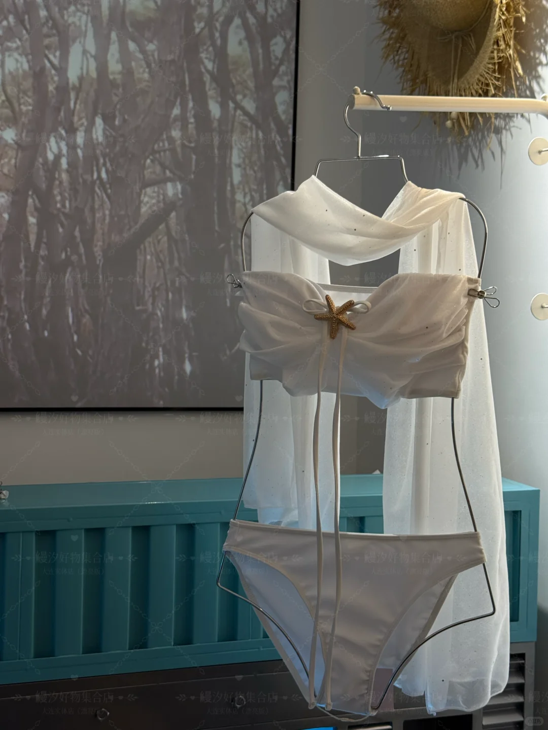 发现了一个超级好看的泳衣～冰山白