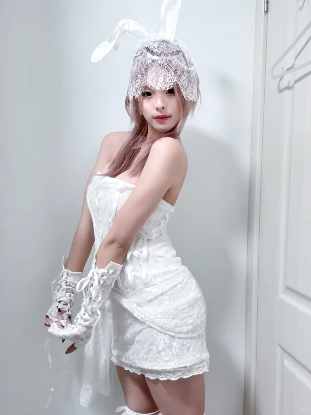 今年冬天 落在我手上的是雪花还是你的手