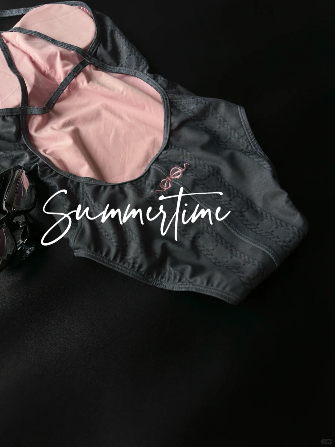 我被这条泳衣吸引啦～～～💗💗💗