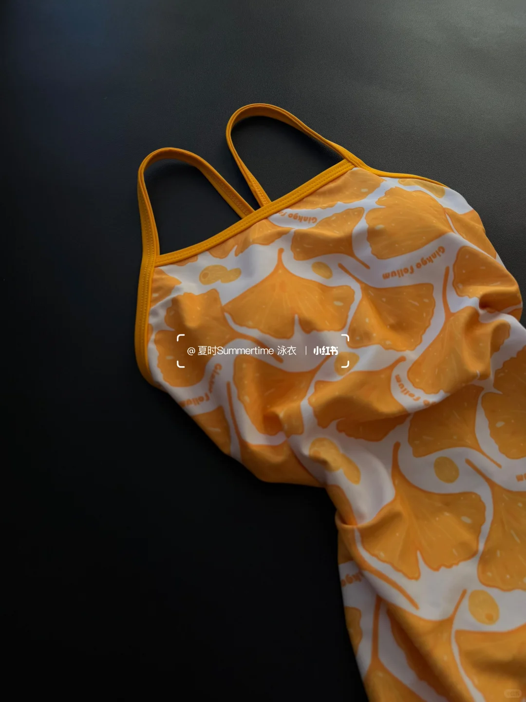 被这个泳衣惊艳到了🍂把秋天氛围感穿身上🙈