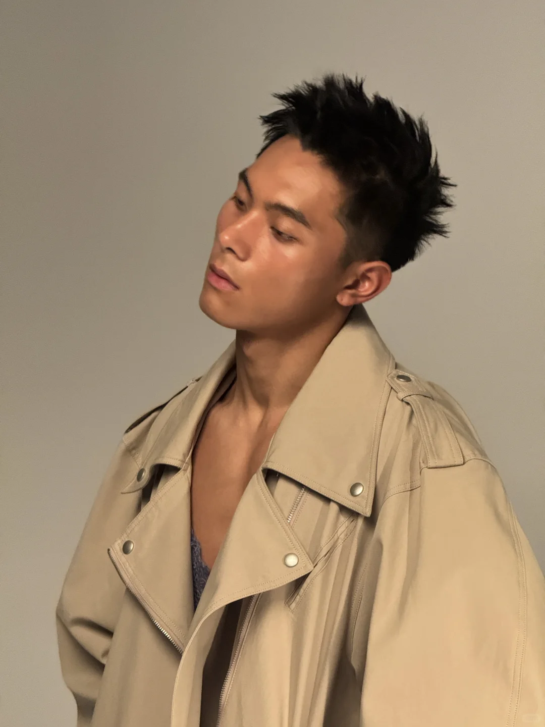 来自风衣革履🧥