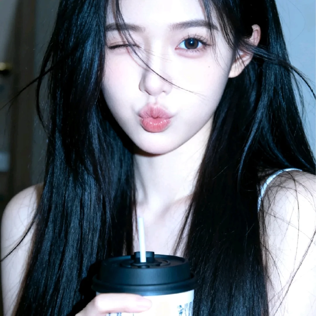 𝗪𝗲𝗖𝗵𝗮𝘁｜甜妹头像