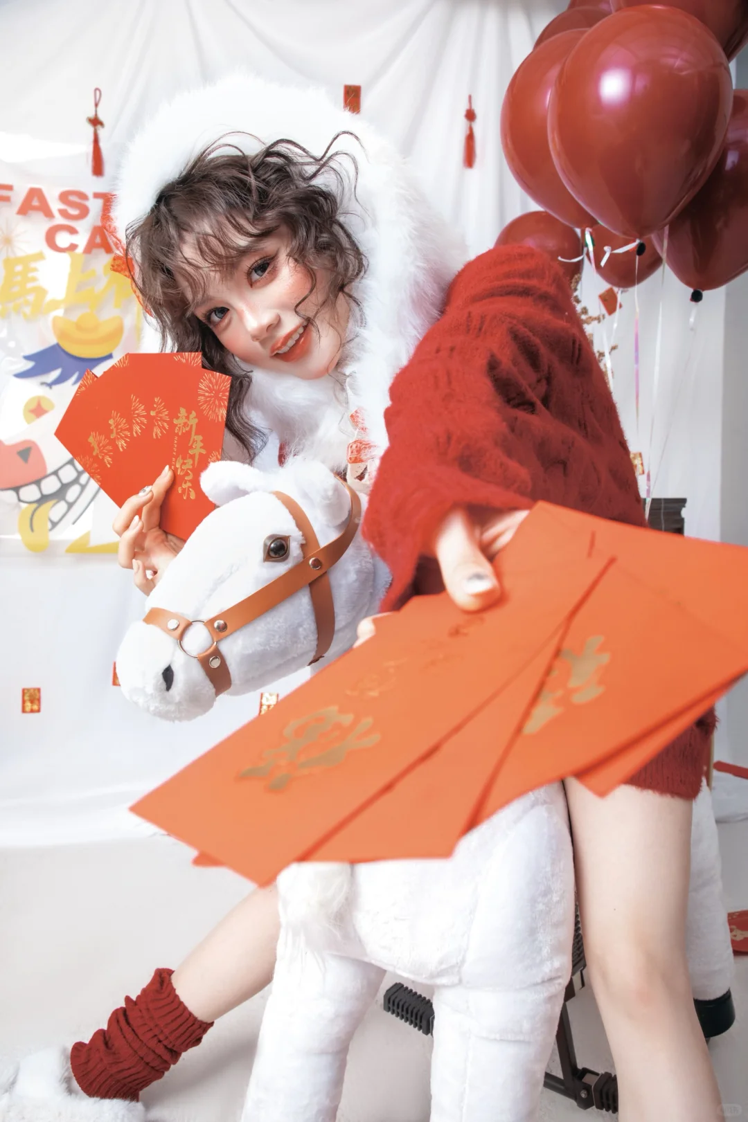 敲可爱!专属于甜妹的小马新年写真🎠