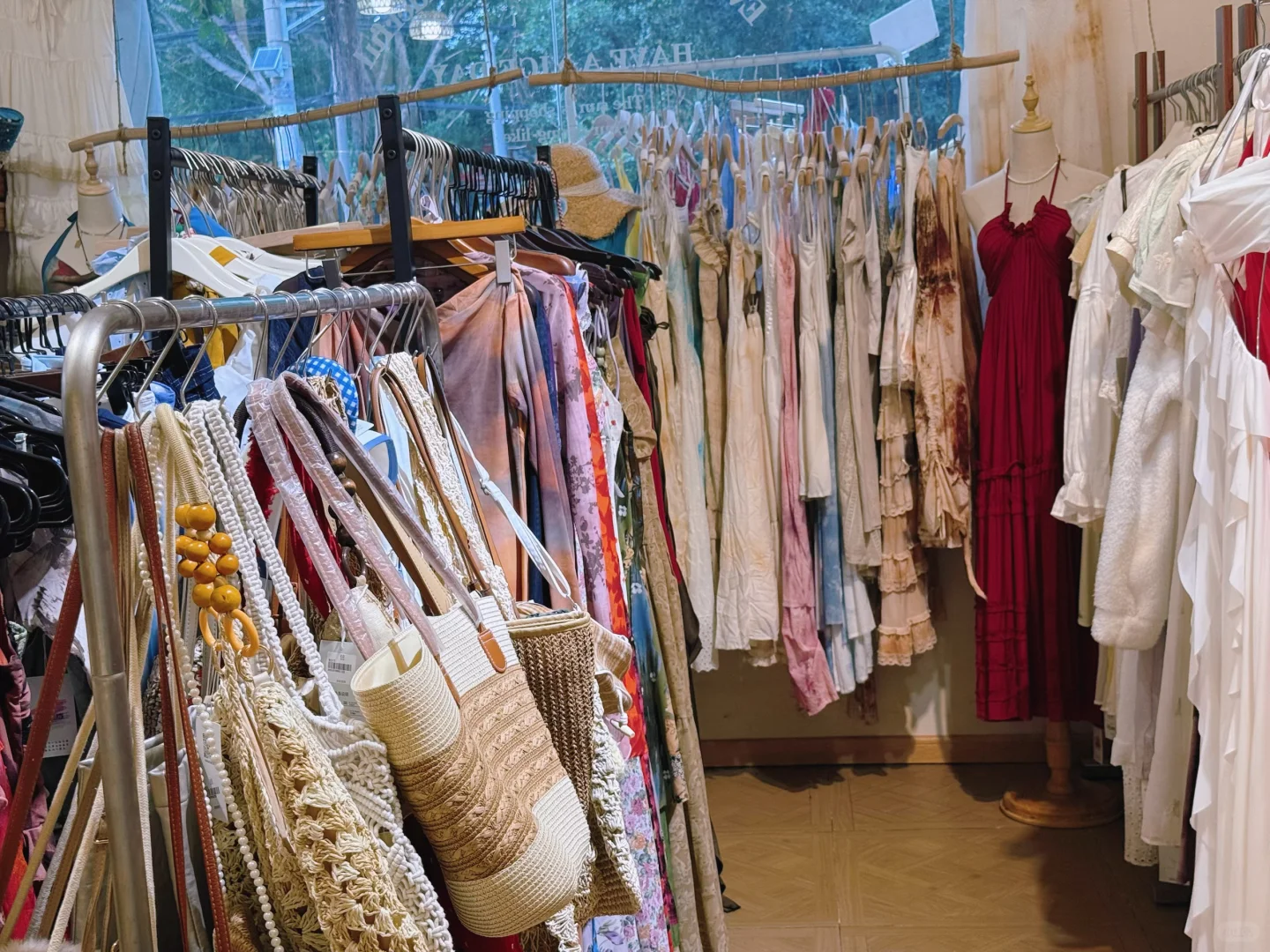 有被这里辣么多的泳衣惊艳到！