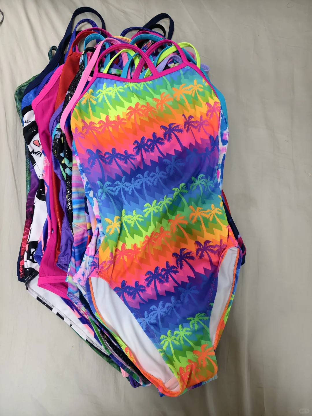 竞速泳衣盘点：四个月，我从3XL游到M