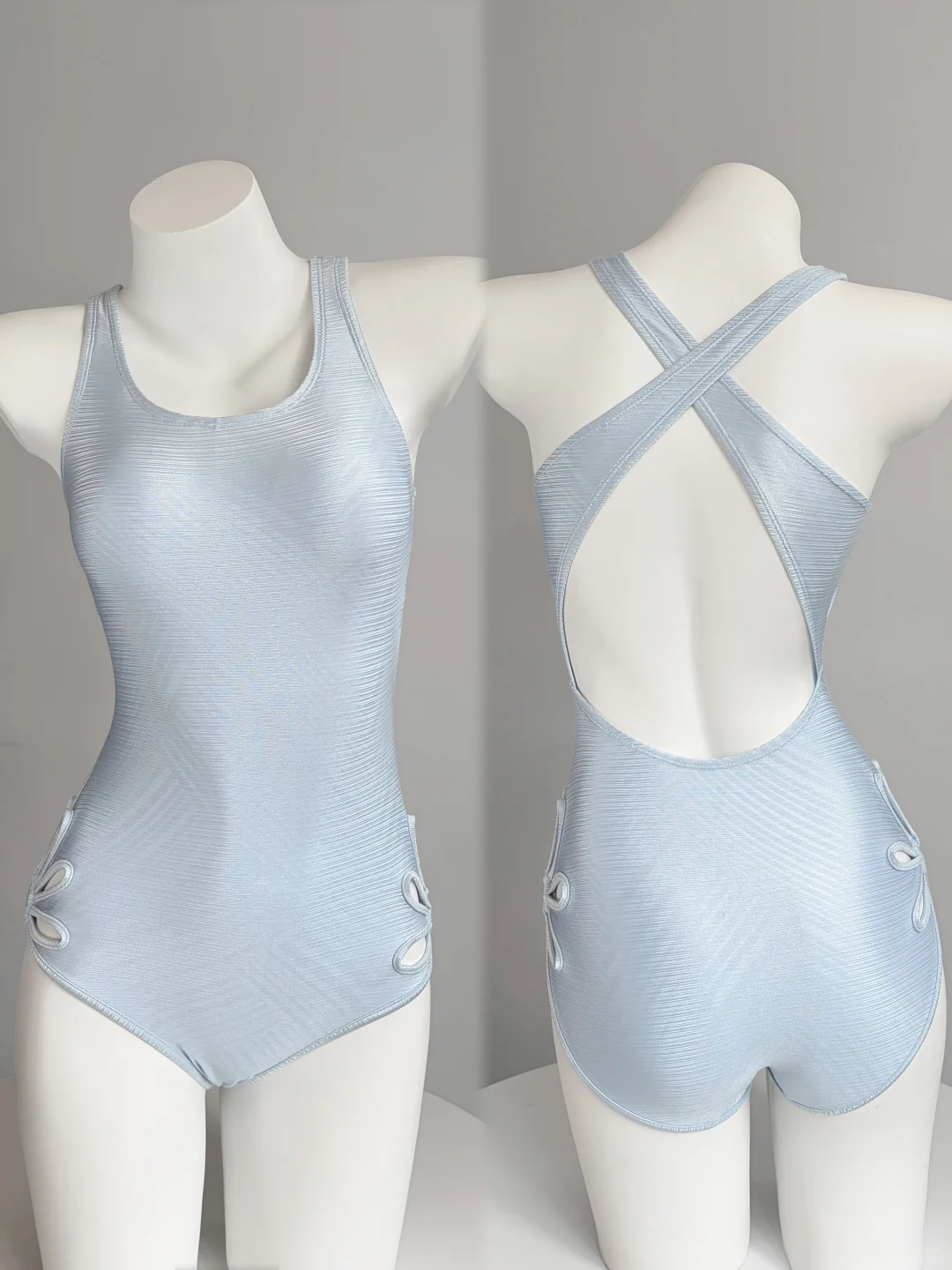 到底是谁喜欢蓝色美背泳衣啊？