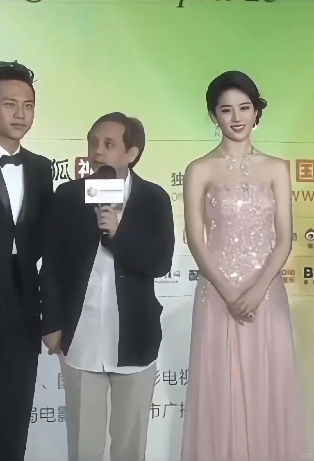 茜茜美图➕10086