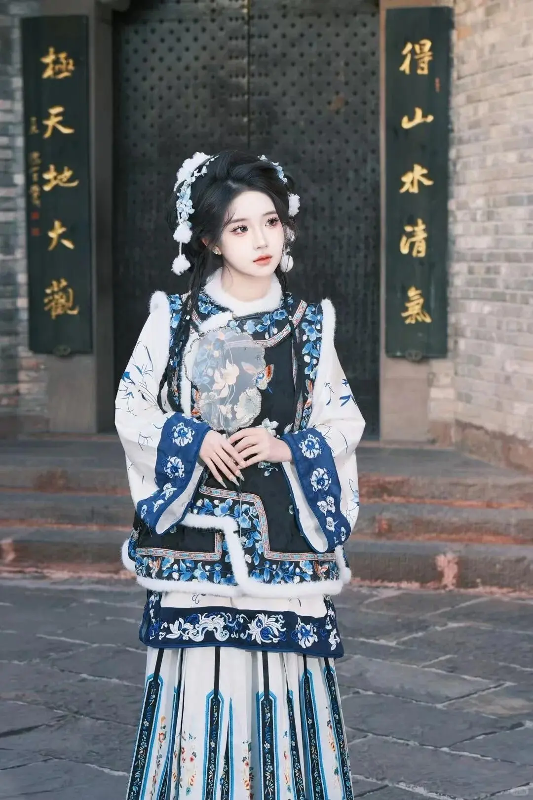 在景德镇，这么可爱的冬装清汉女你还没尝试