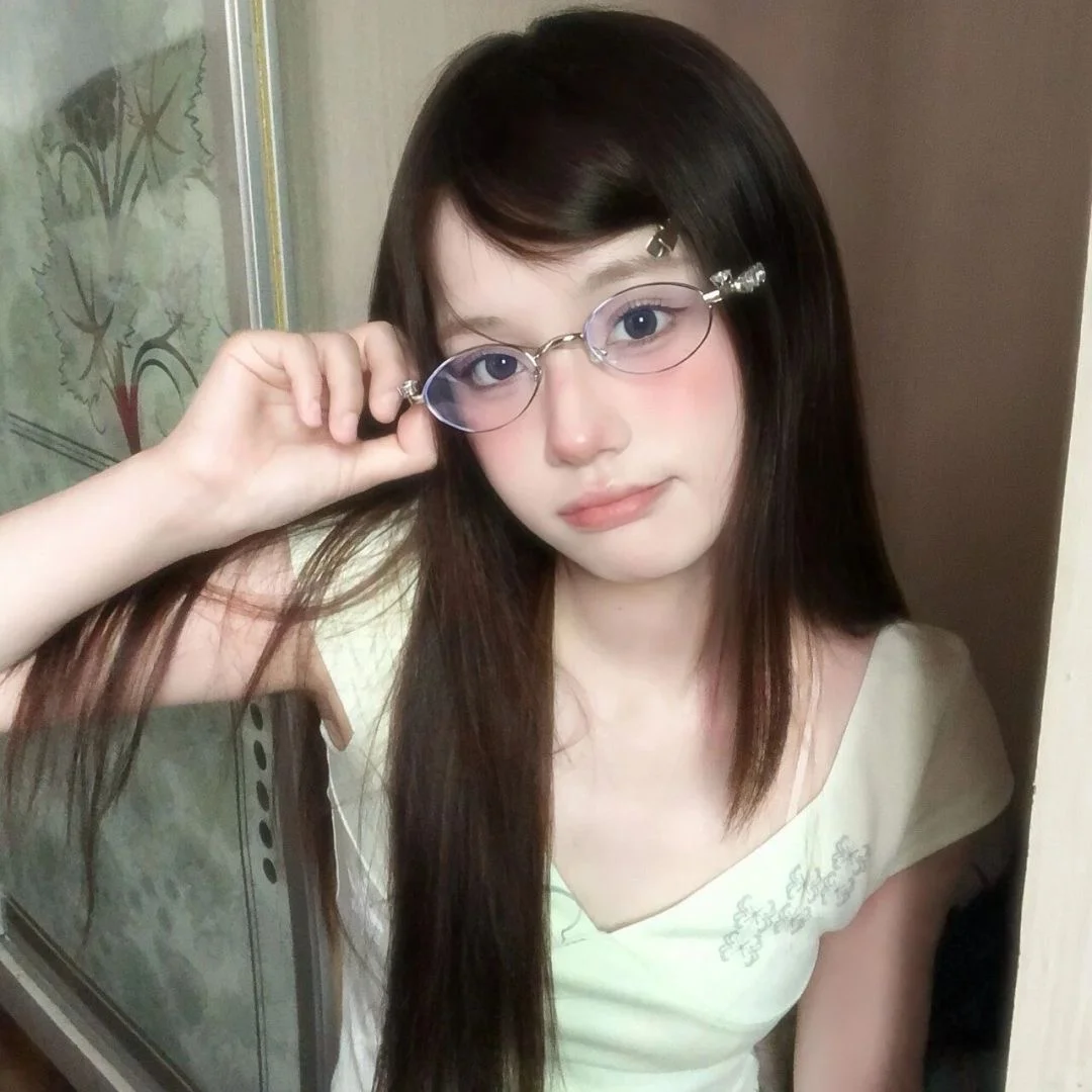 𝙒𝙚𝘾𝙝𝙖𝙩女生头像🥨