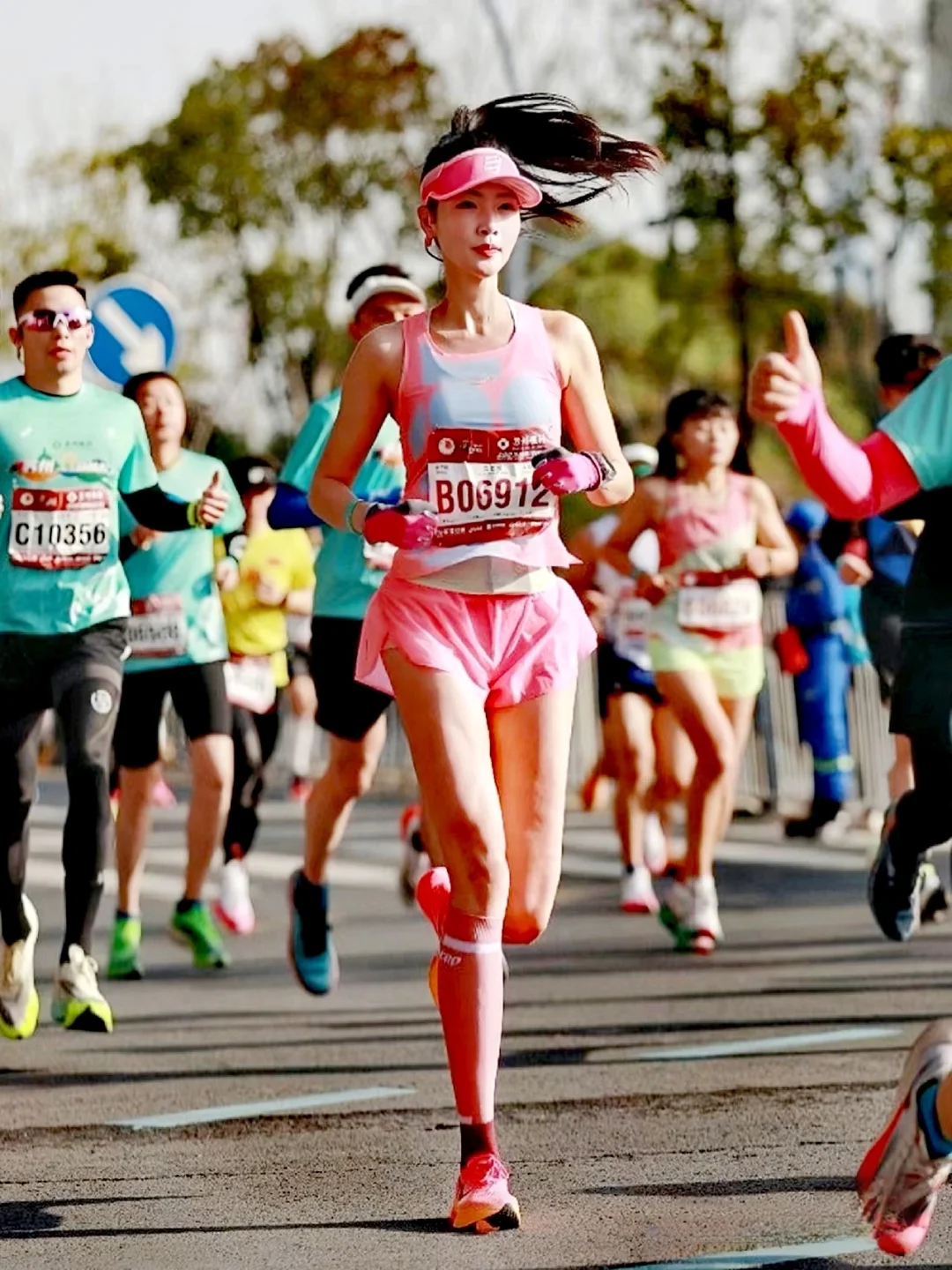 爱跑马拉松的女人真的好看，不信，自己看！