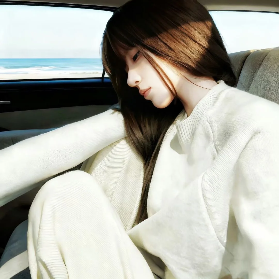 𝙒𝙚𝘾𝙝𝙖𝙩女生头像🥨