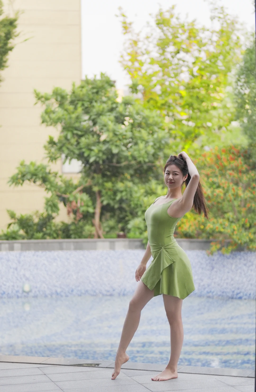 游泳泡温泉海边一键切换