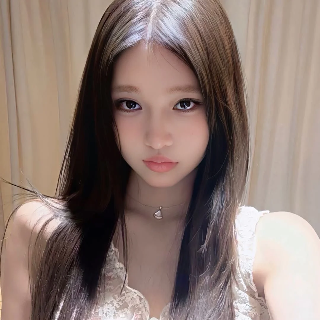 𝙒𝙚𝘾𝙝𝙖𝙩女生头像🥨