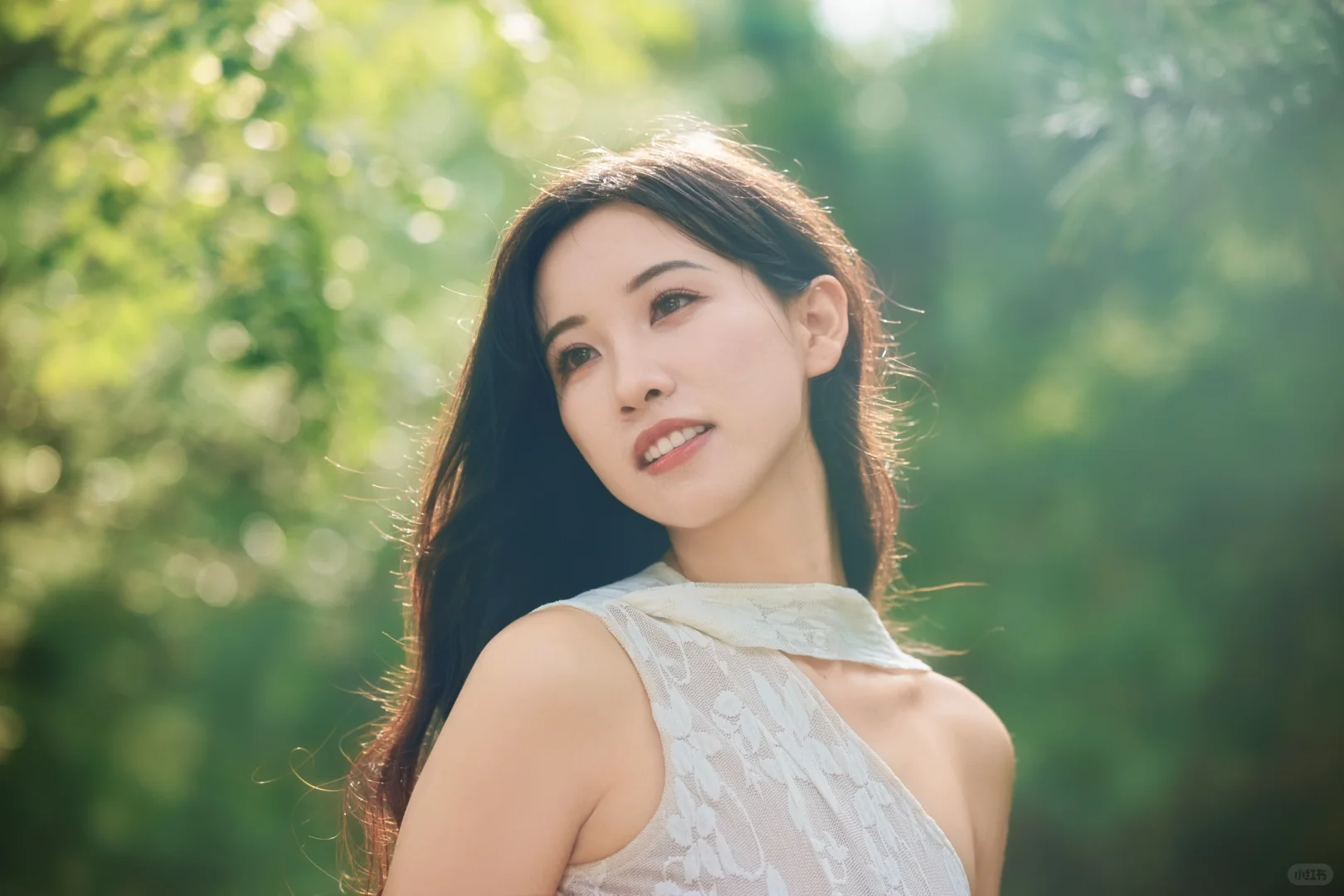 在阳光里长发飘飘的她真的绝了📸