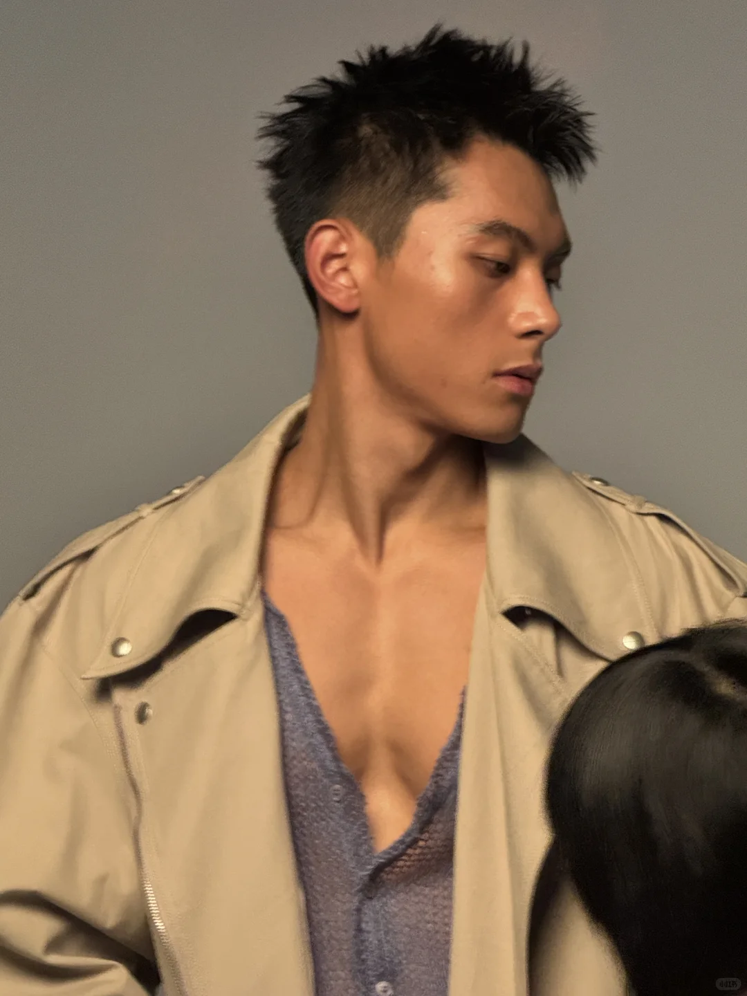 来自风衣革履🧥