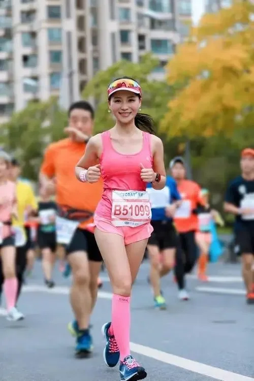 爱跑马拉松的女人真的好看，不信，自己看！